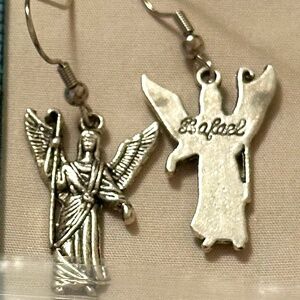 2/$15 Handmade – NWOT – stainless steel hook drop earrings with Angel